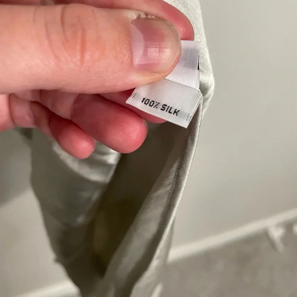 Ramey Brook 100% Silk Dual Toned Faux Wrap Sleeveless Blouse - Picture 9 of 9